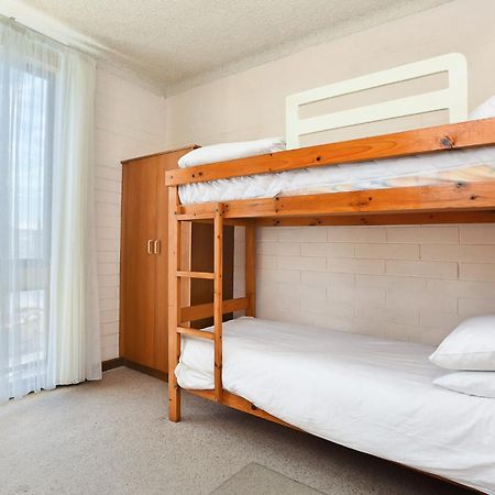 Dolphins Beachfront Apartment No 4 Порт Елиът Екстериор снимка